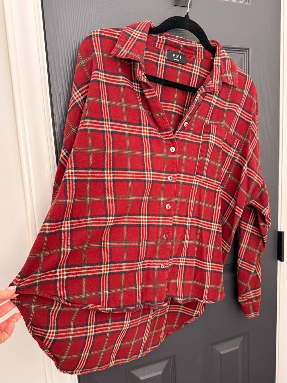VICI | Women’s Red Plaid Button-Down Shirt